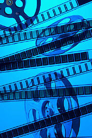 Zoe Saldaña is now the highest-grossing actor in box office history<br><br>